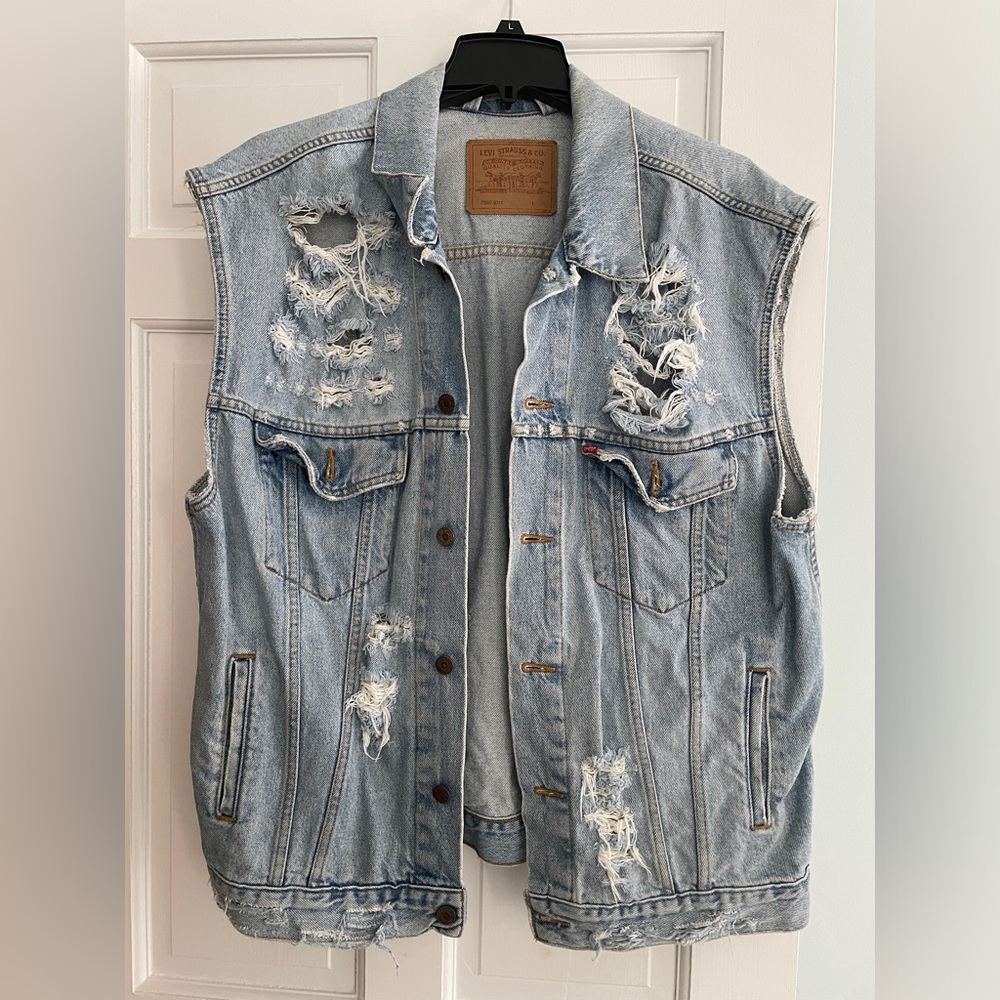 LEVI’S VINTAGE DENIM VEST
